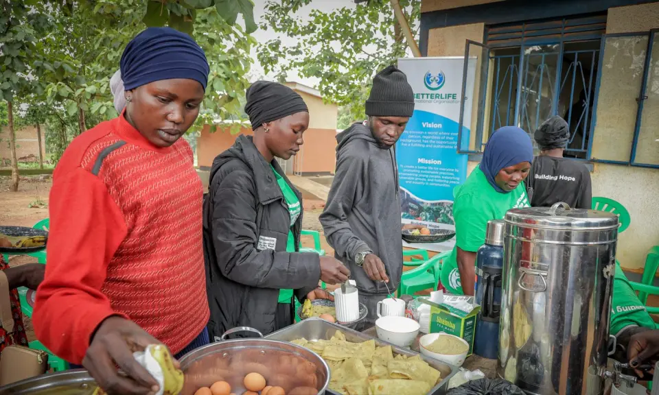 Preparing a meal at a training day in Yumbe